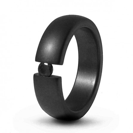 Кольцо из черного титана с черным бриллиантом